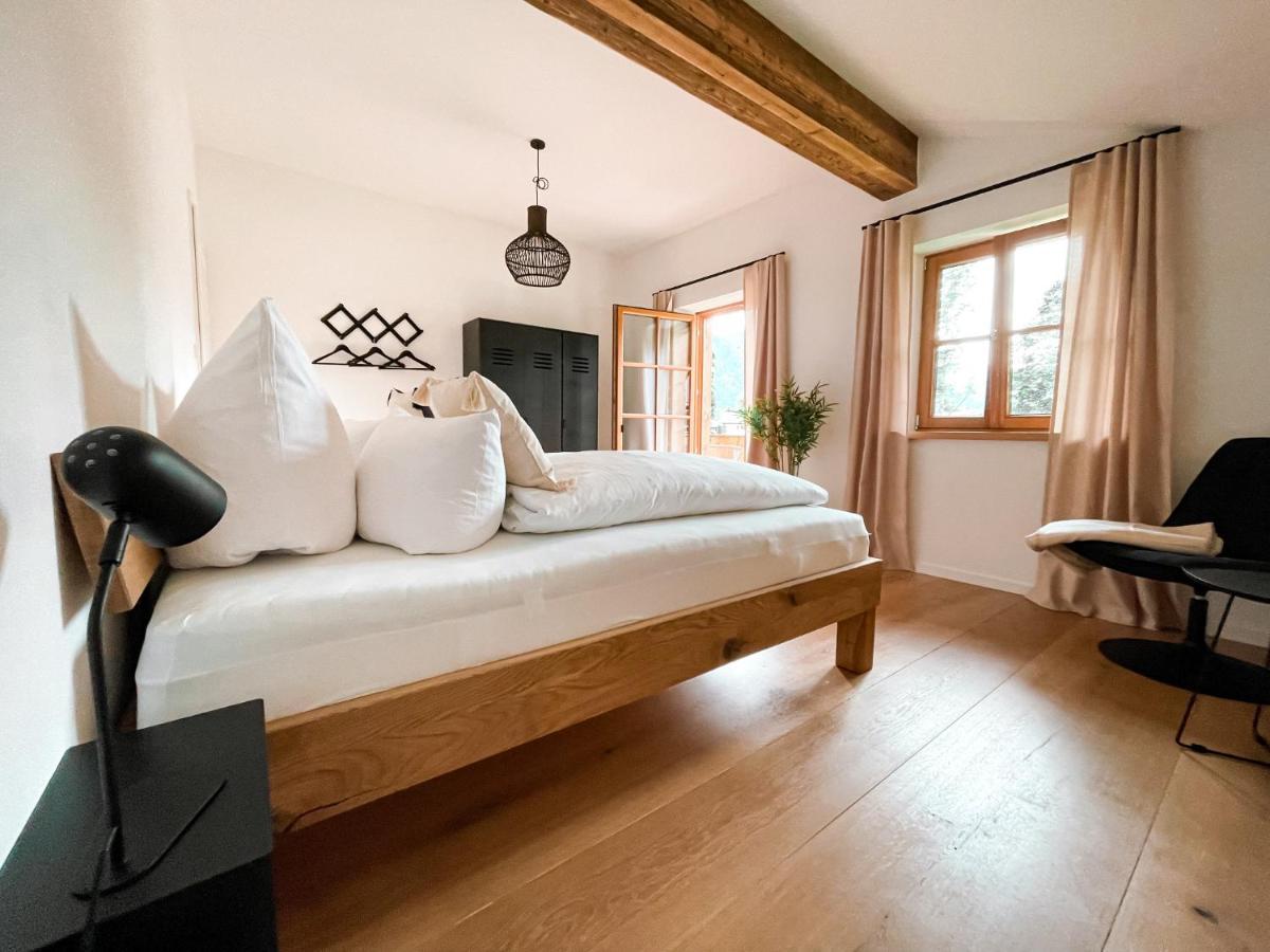 Lichtdurchflutete Doppelhaushaelfte In Holiday home Kreuth