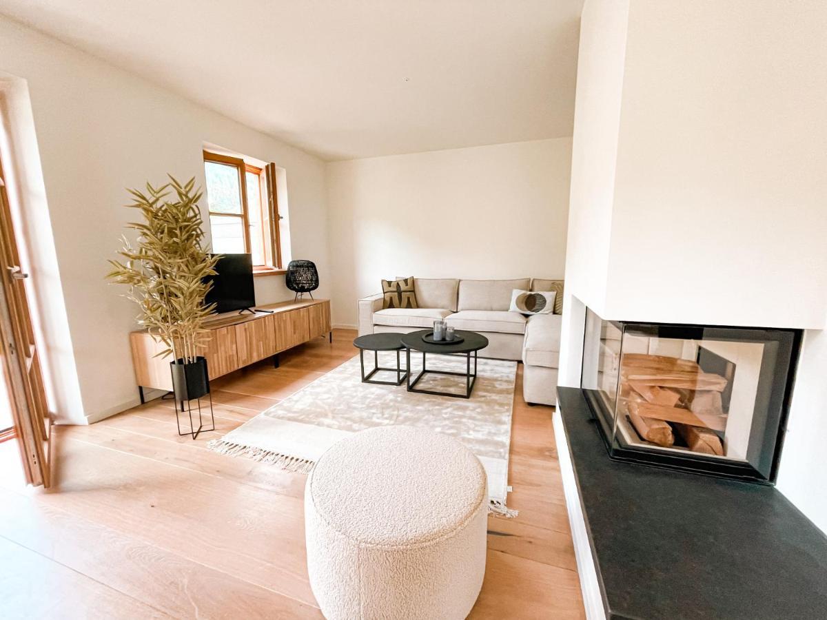 Lichtdurchflutete Doppelhaushaelfte In Holiday home Kreuth